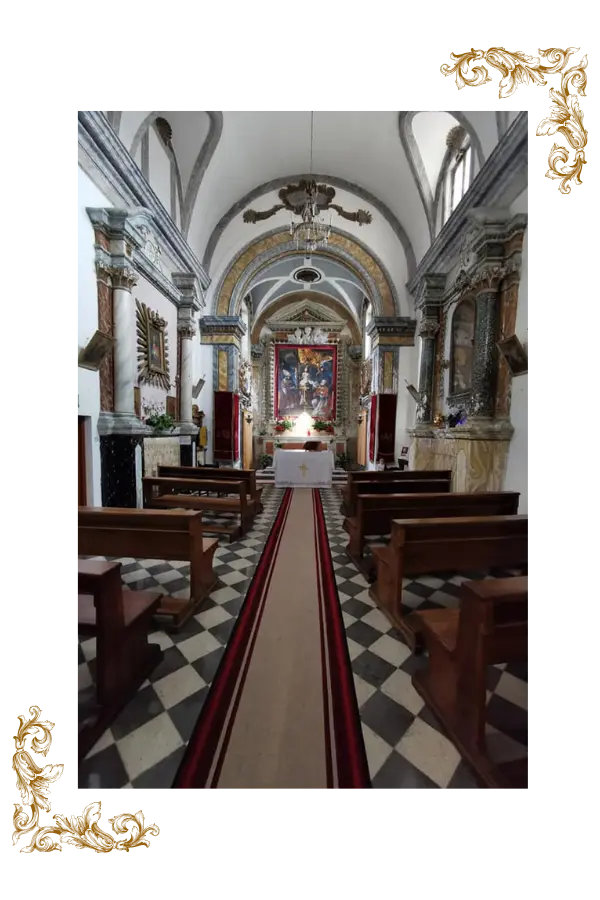Interni della Chiesa di Santa Croce